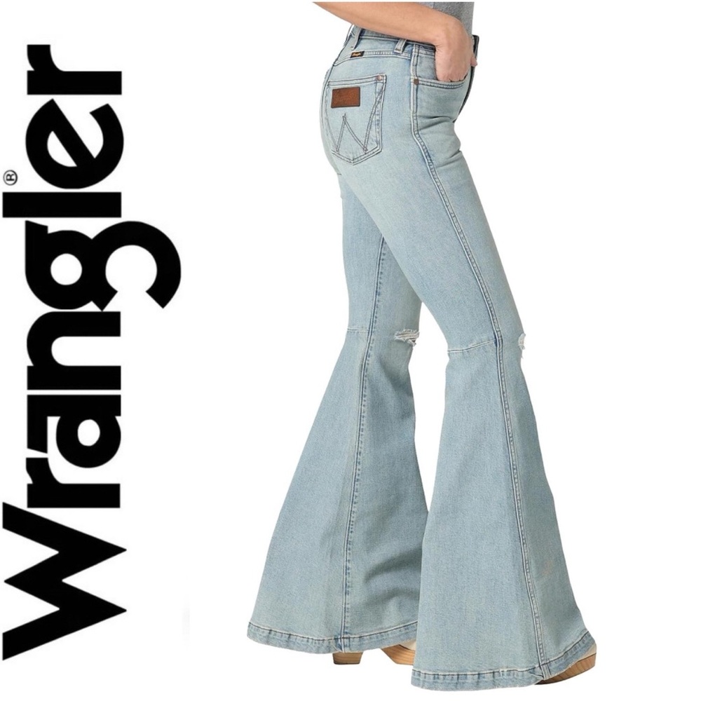 NWT Wrangler Retro Premium High Rise Destructed Trumpet Flare Jean